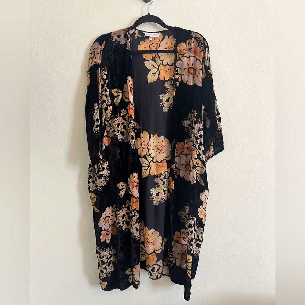 Woven Heart Burnout Black Velvet Floral Kimono